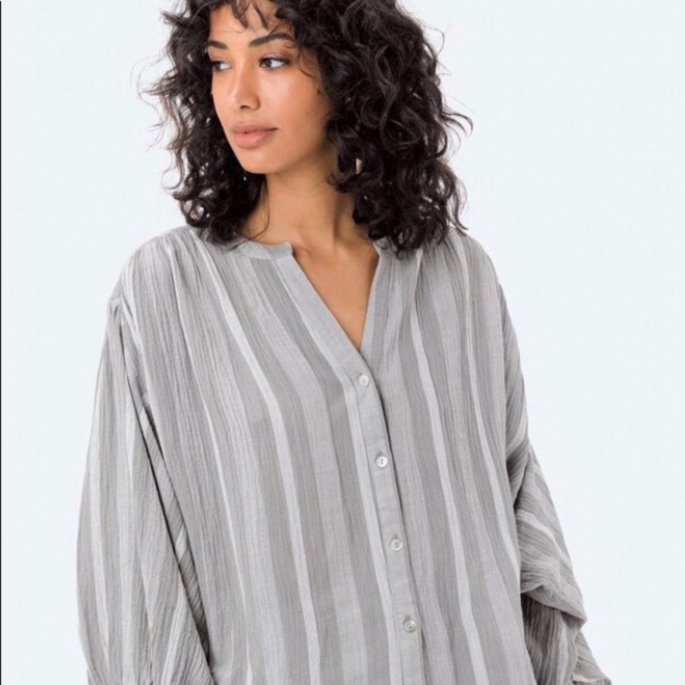 NWT Lovestitch Paris stripped top in gray
